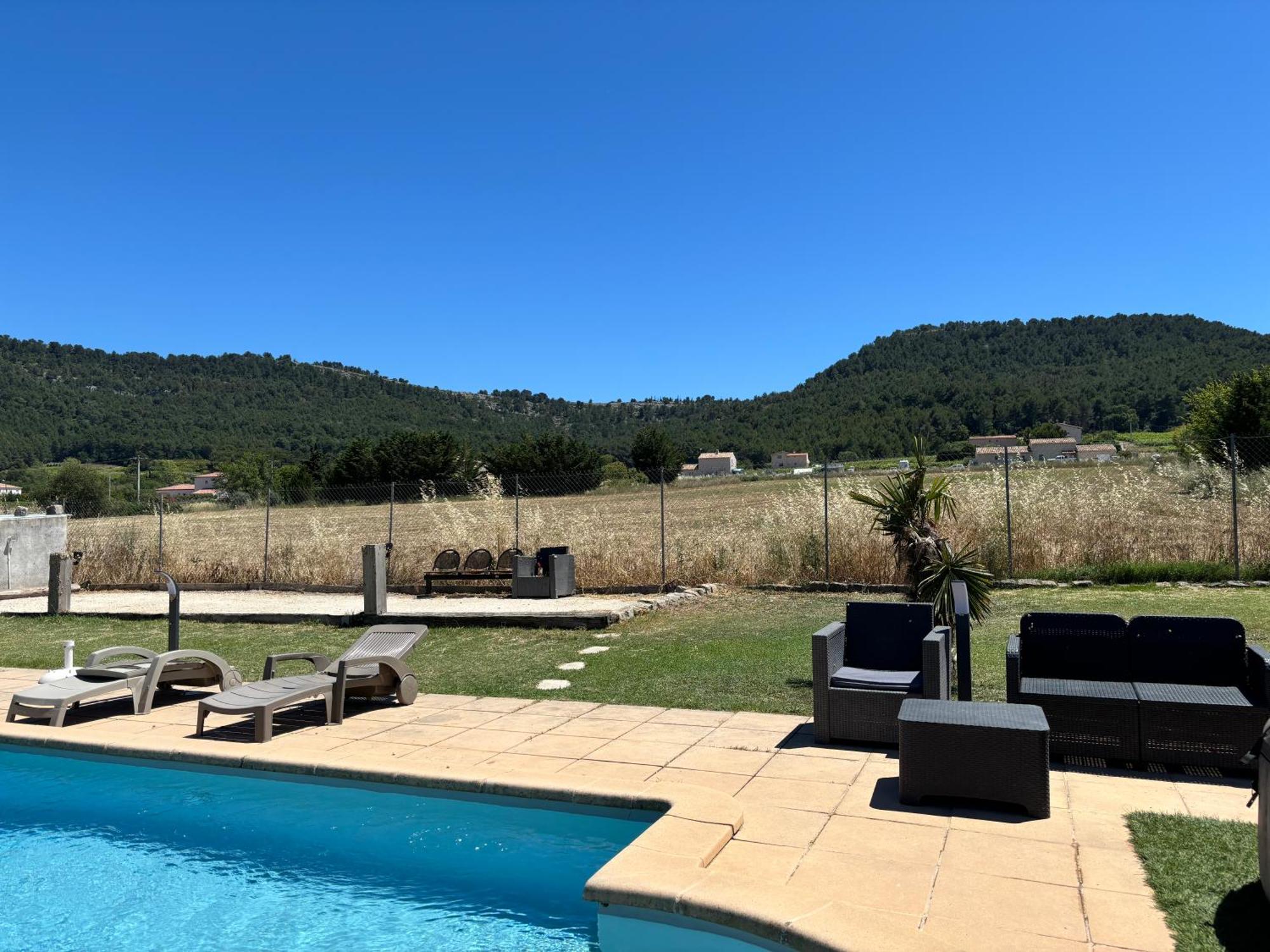 Appart. 4 Pers A 6 Kms De Cassis Avec Acces Piscine Roquefort-la-Bedoule Exterior photo