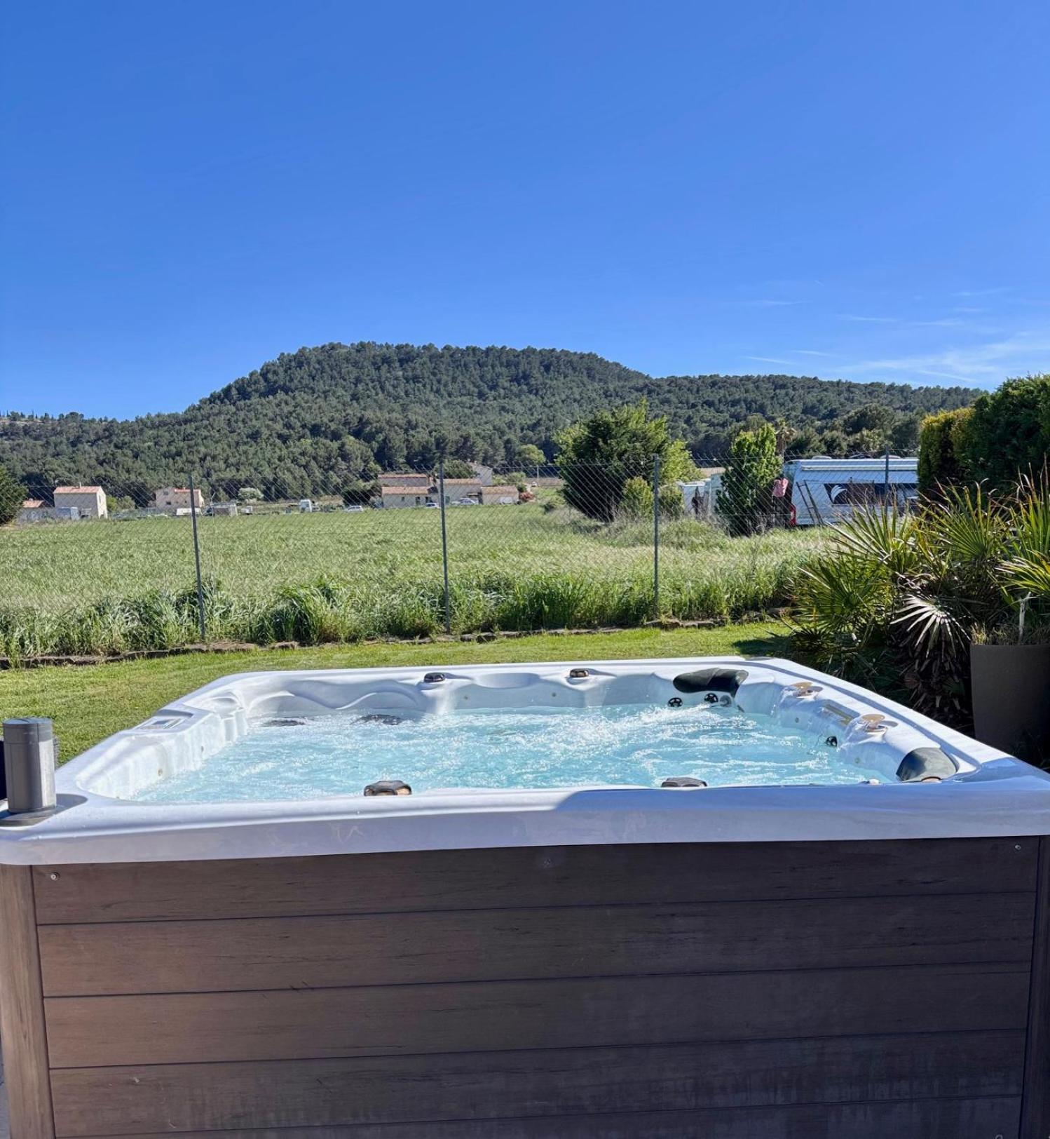 Appart. 4 Pers A 6 Kms De Cassis Avec Acces Piscine Roquefort-la-Bedoule Exterior photo