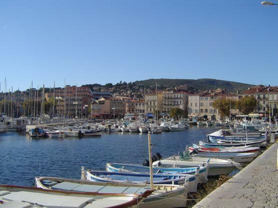 Appart. 4 Pers A 6 Kms De Cassis Avec Acces Piscine Roquefort-la-Bedoule Exterior photo